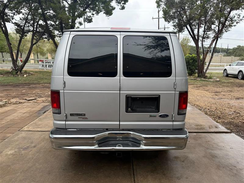 Ford Econoline E-150 2012