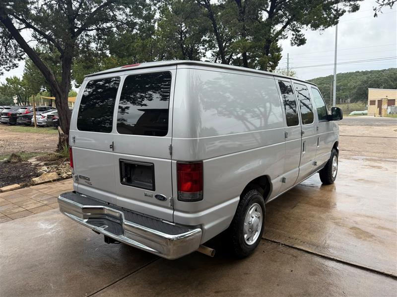 Ford Econoline E-150 2012