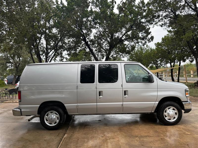 Ford Econoline E-150 2012