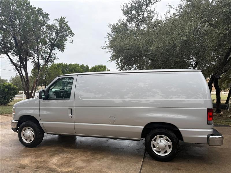 Ford Econoline E-150 2012