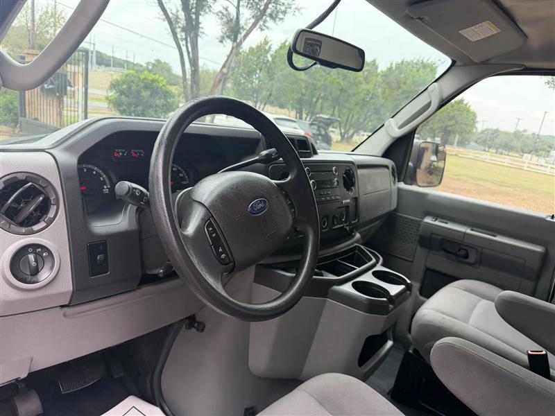 Ford Econoline E-150 2012