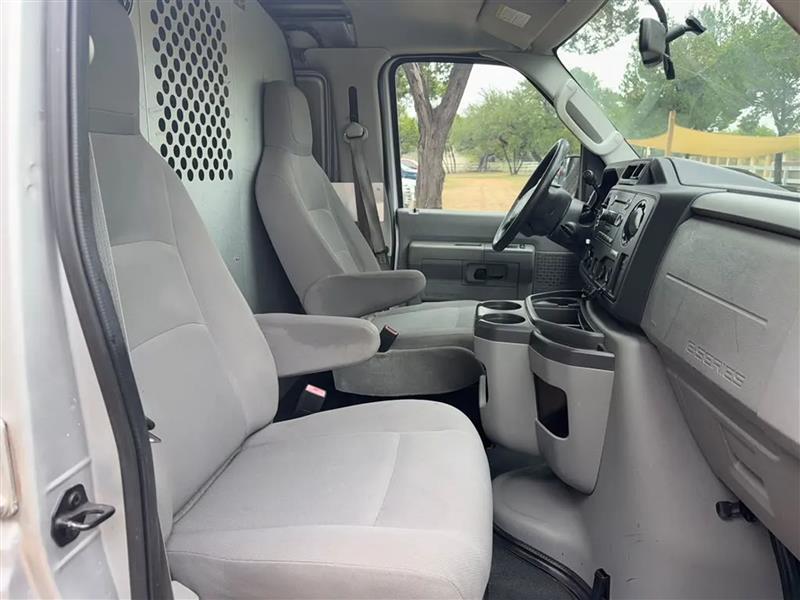 Ford Econoline E-150 2012