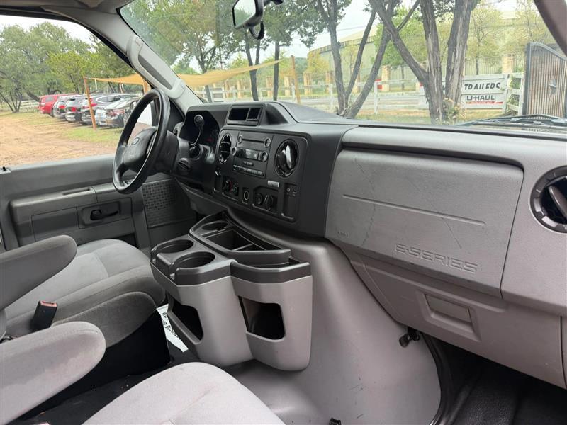 Ford Econoline E-150 2012