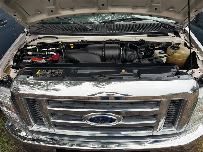 Ford Econoline E-150 2012