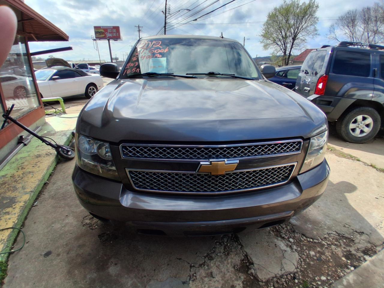 Chevrolet Suburban LT 1500 2WD 2012
