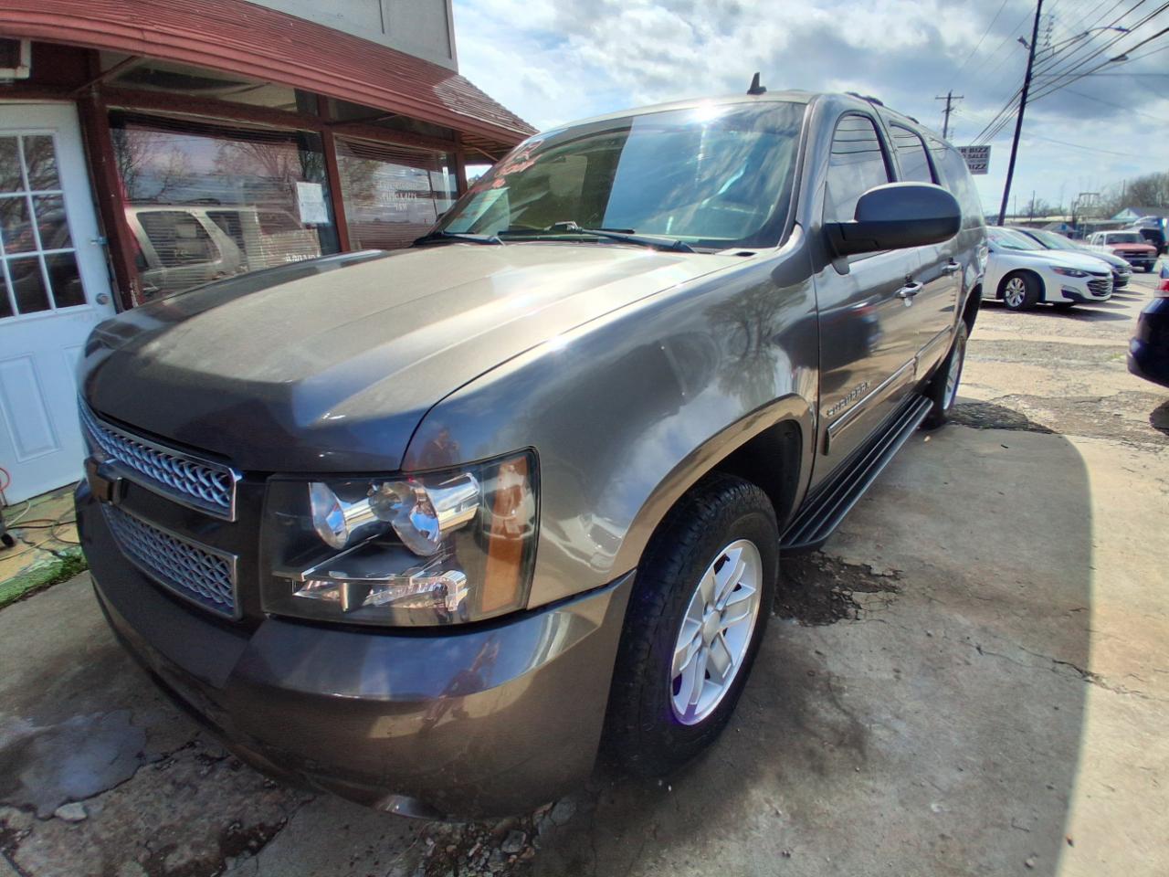 Chevrolet Suburban LT 1500 2WD 2012