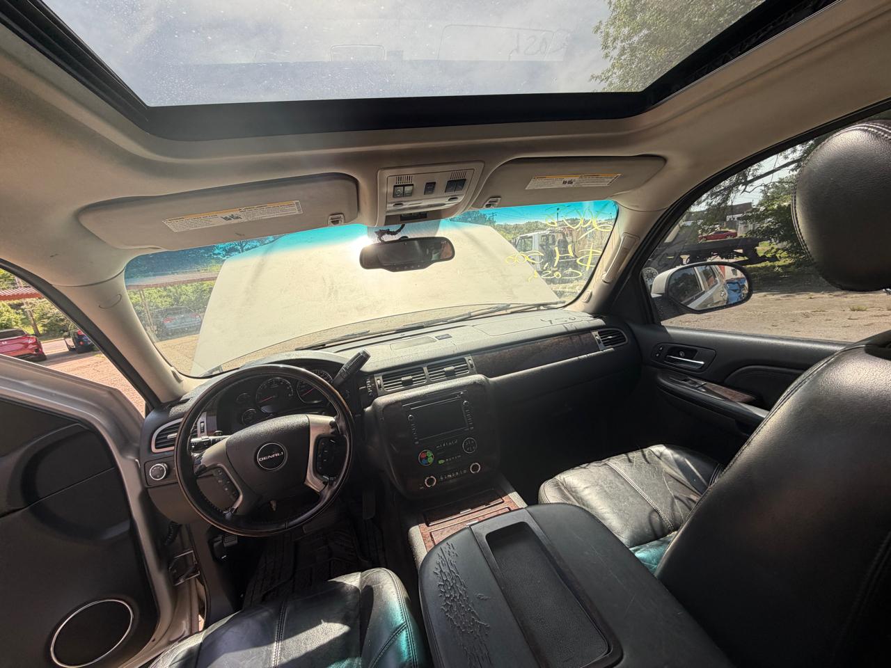 GMC Yukon Denali AWD 2008