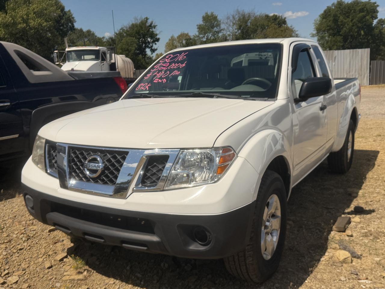 Nissan Frontier SV King Cab I4 5MT 2WD 2016