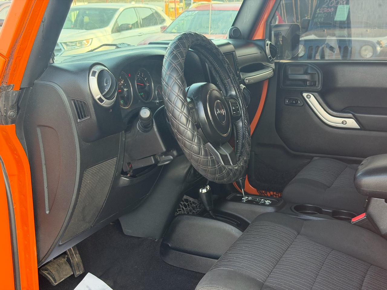 Jeep Wrangler Unlimited Sahara 4WD 2012