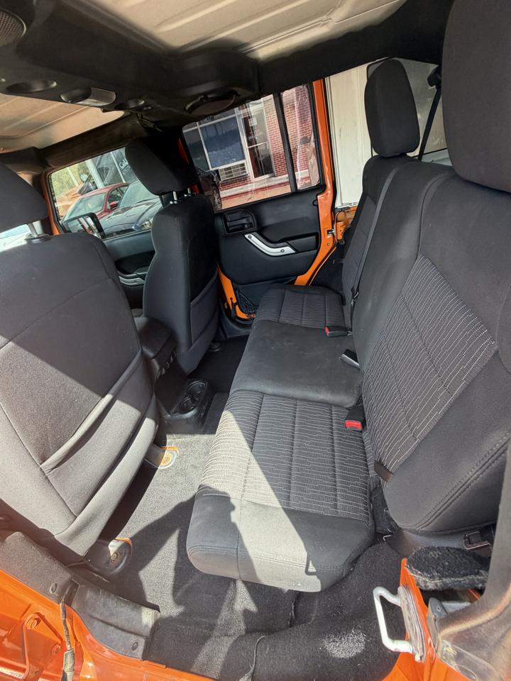 Jeep Wrangler Unlimited Sahara 4WD 2012