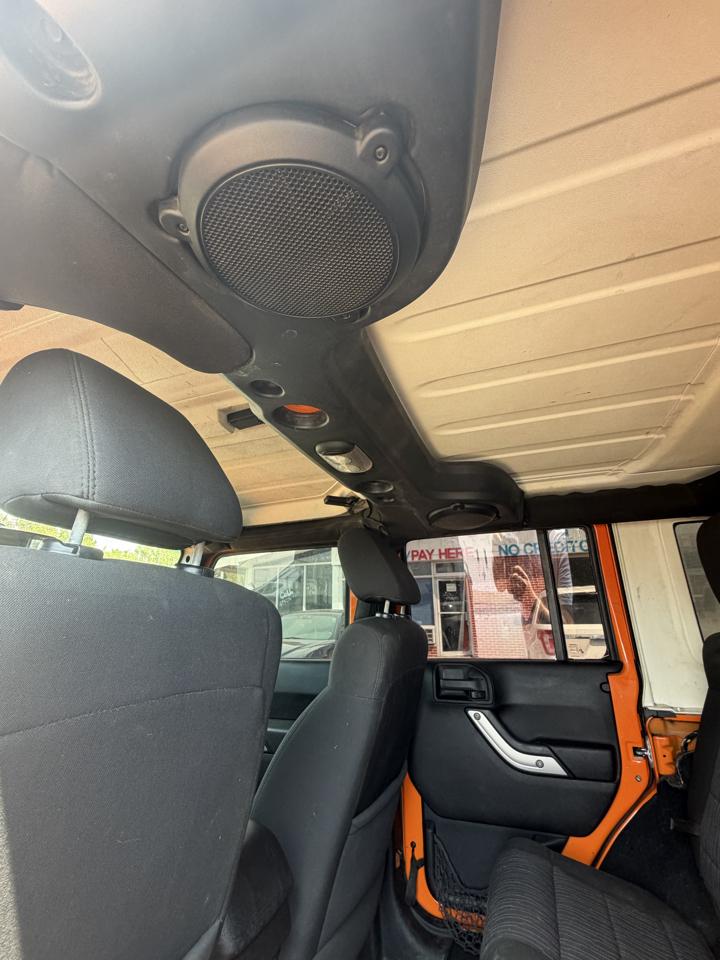 Jeep Wrangler Unlimited Sahara 4WD 2012