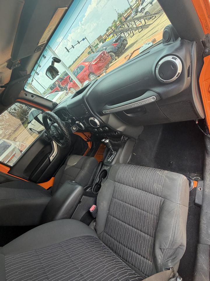 Jeep Wrangler Unlimited Sahara 4WD 2012