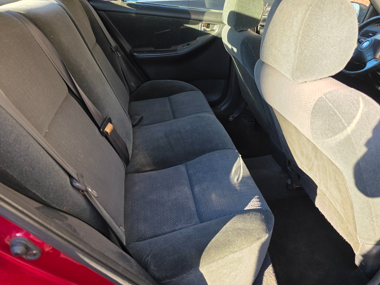 Toyota Corolla LE 2004