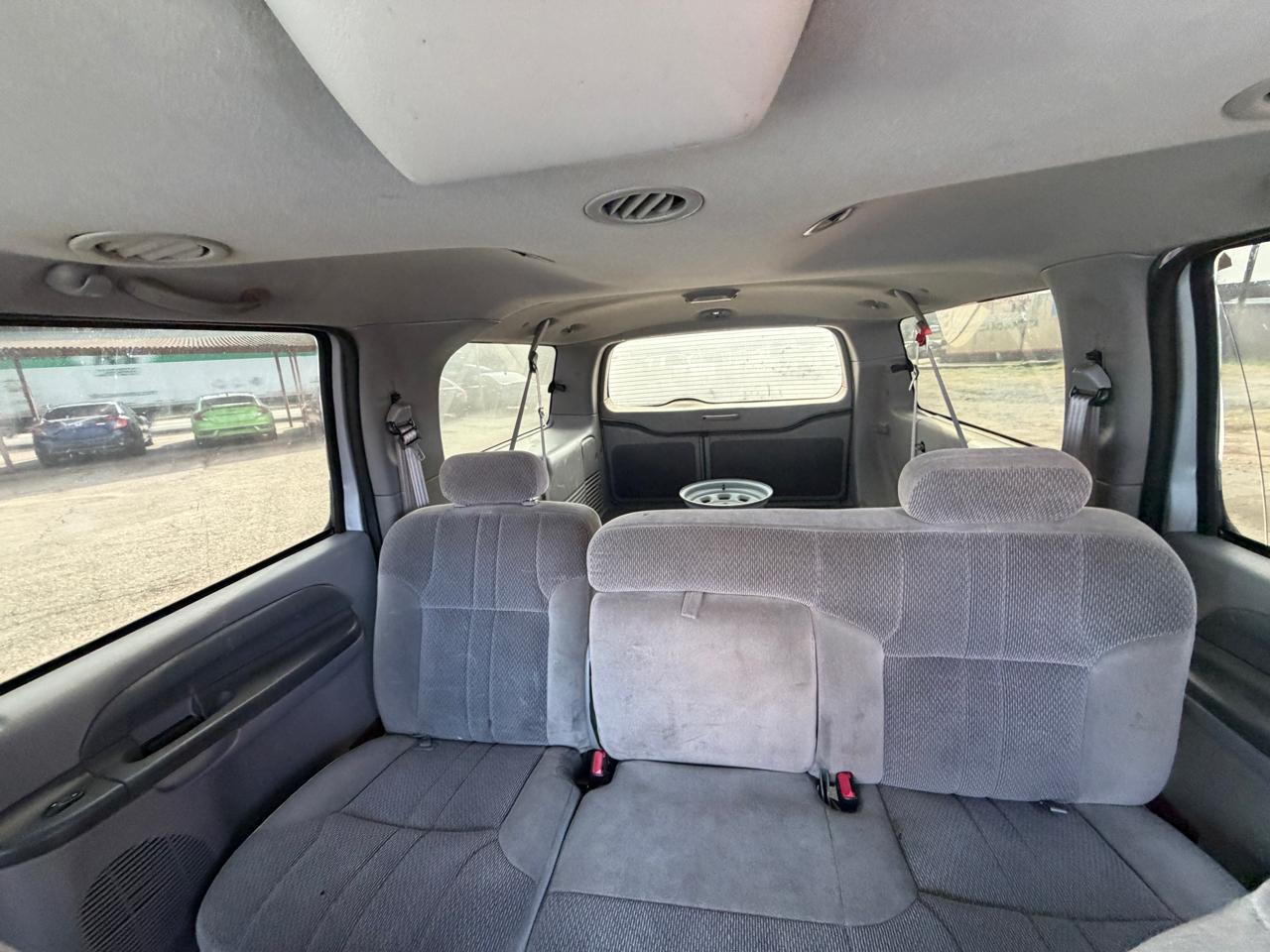 Ford Excursion XLT 4WD 2001