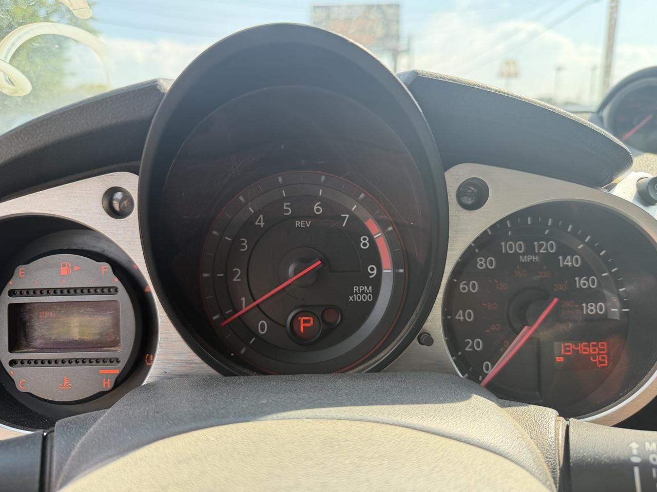Nissan Z 370Z Coupe Touring 6MT 2015