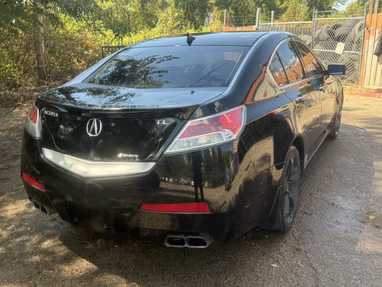Acura TL 5-Speed AT SH-AWD with Tech Package 2011