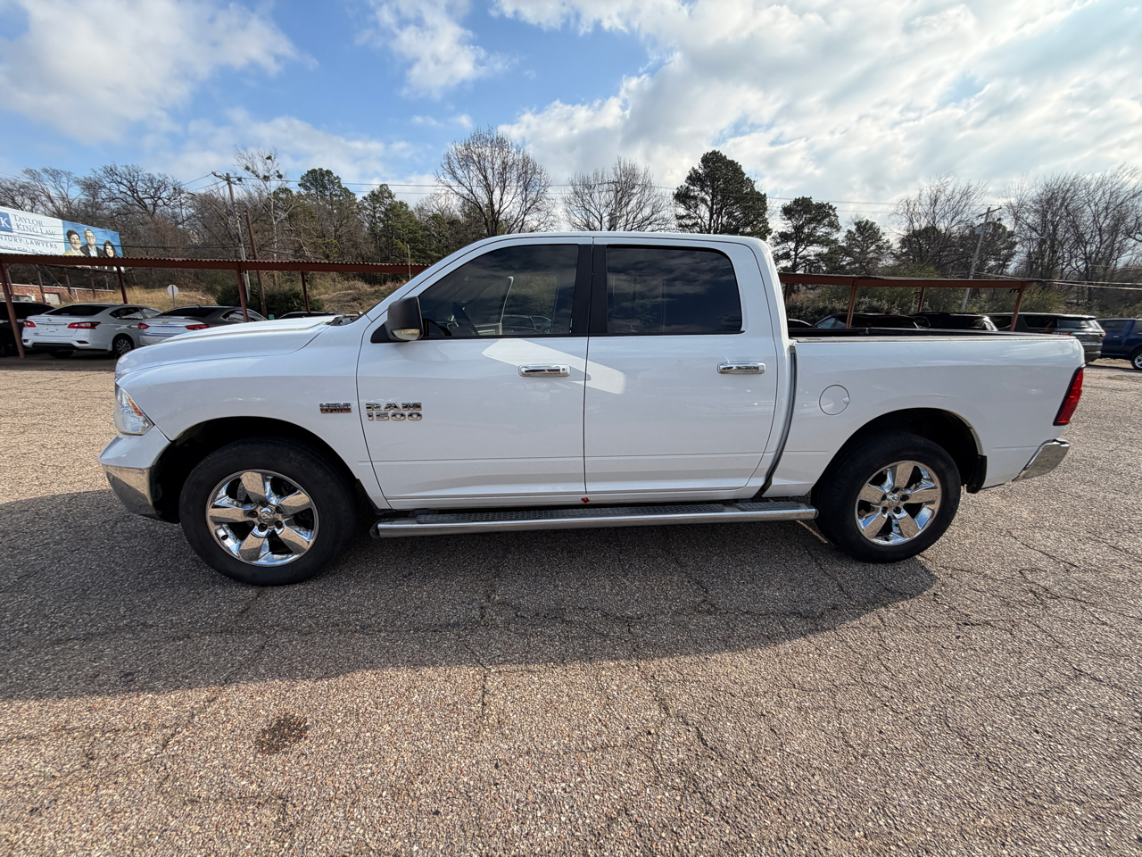 RAM 1500 SLT Crew Cab SWB 2WD 2015
