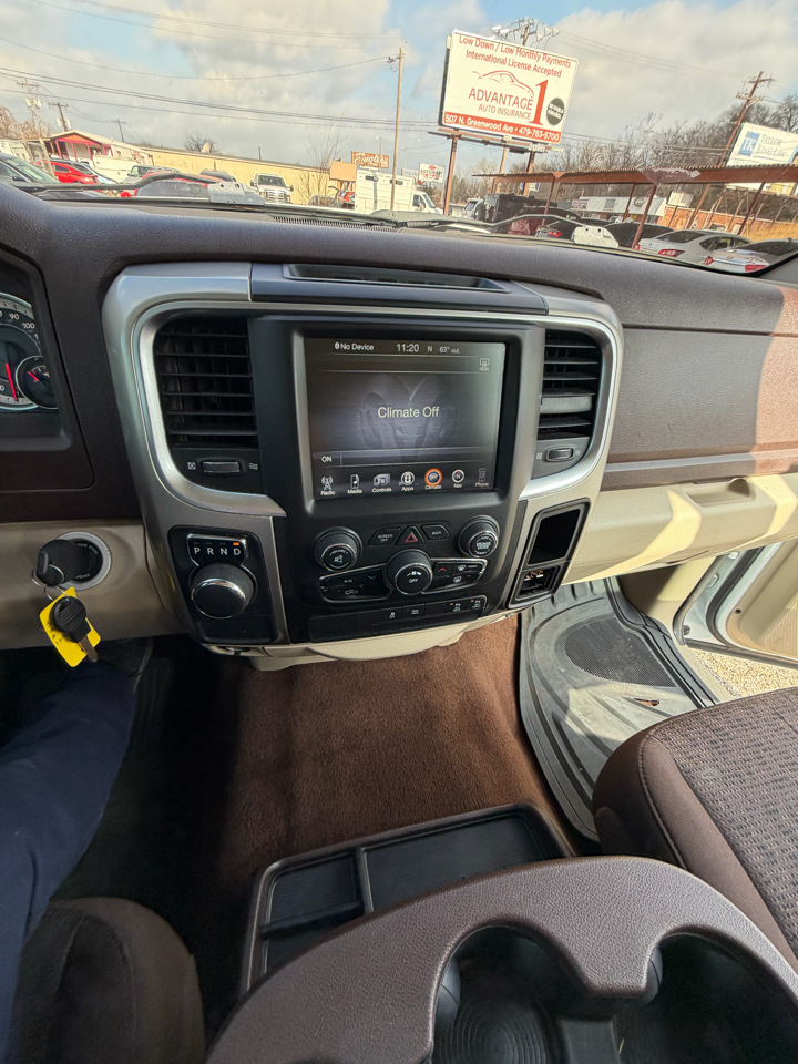 RAM 1500 SLT Crew Cab SWB 2WD 2015