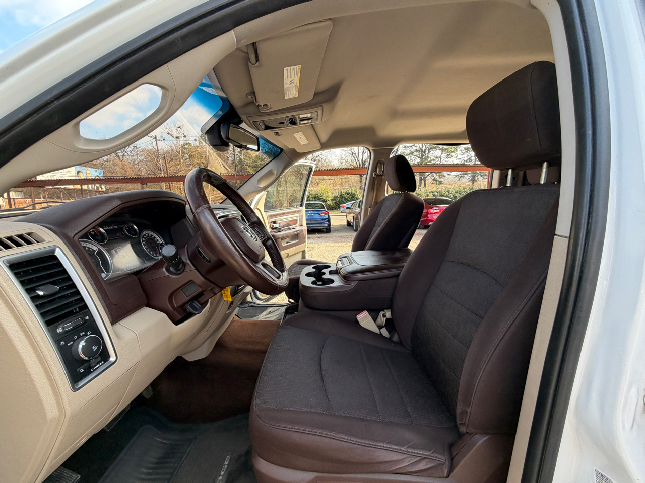 RAM 1500 SLT Crew Cab SWB 2WD 2015