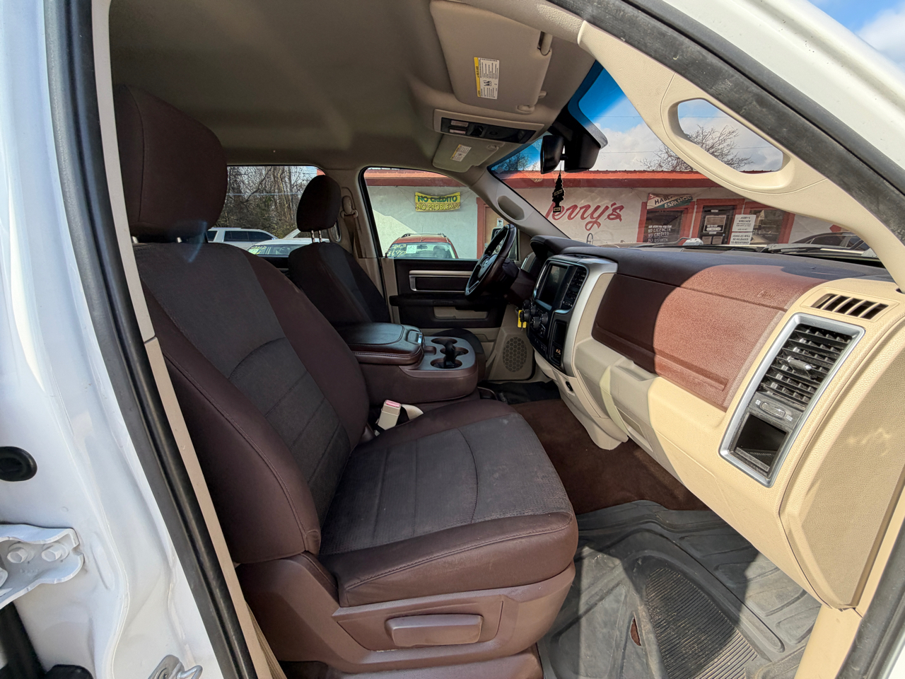 RAM 1500 SLT Crew Cab SWB 2WD 2015