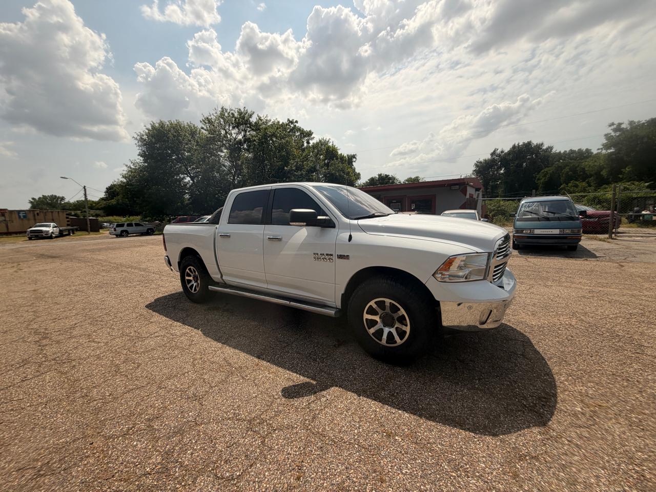RAM 1500 SLT Crew Cab SWB 2WD 2015