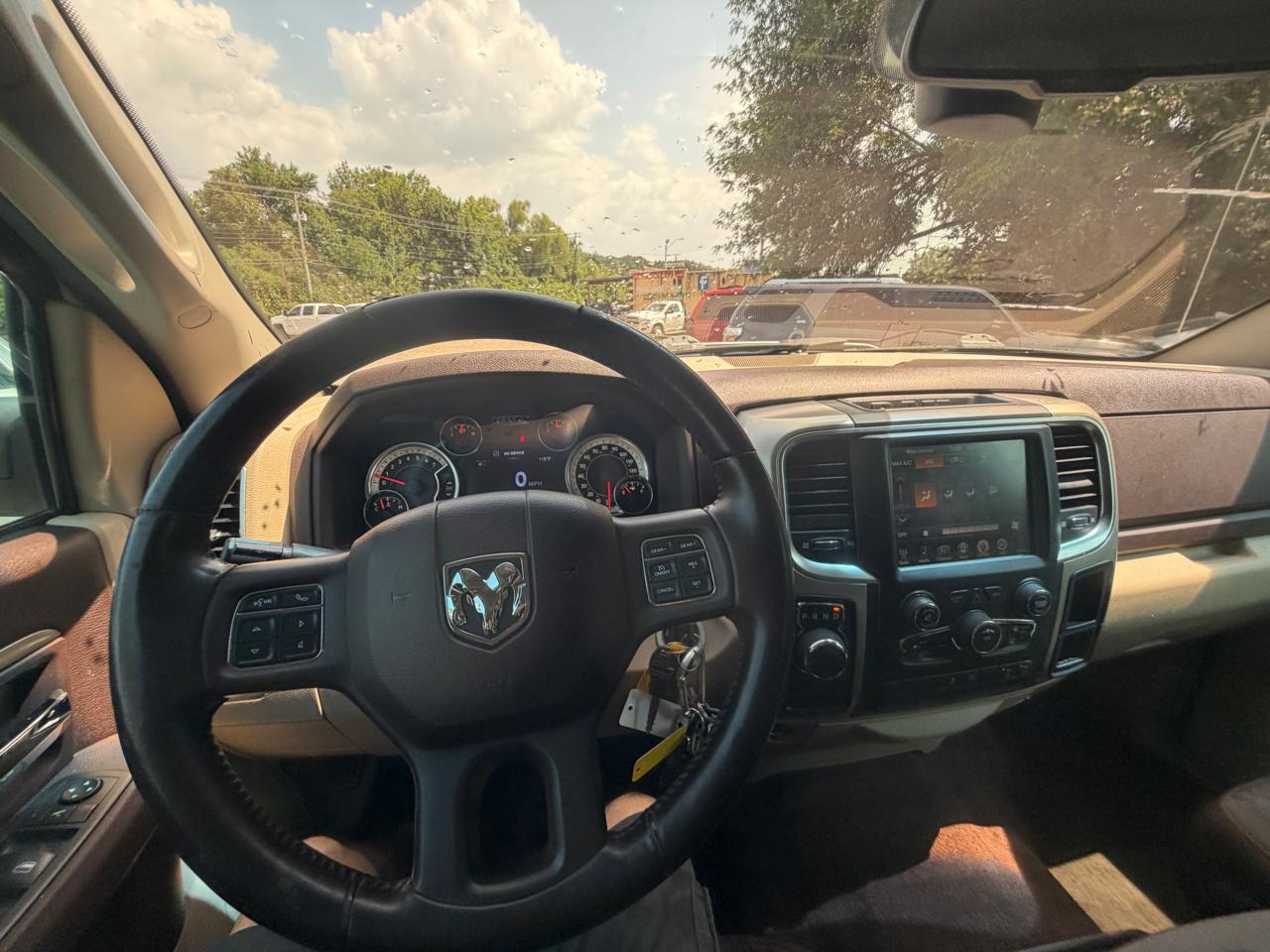 RAM 1500 SLT Crew Cab SWB 2WD 2015