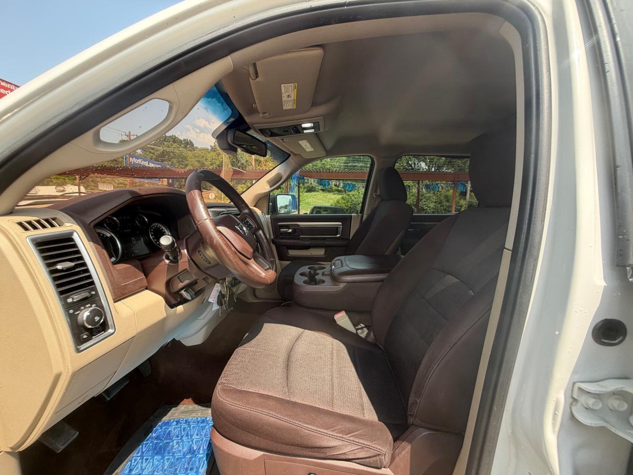 RAM 1500 SLT Crew Cab SWB 2WD 2015