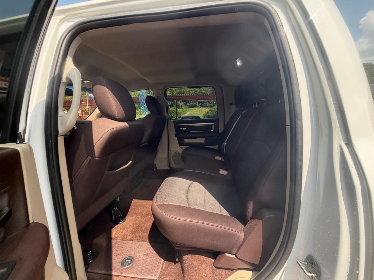 RAM 1500 SLT Crew Cab SWB 2WD 2015