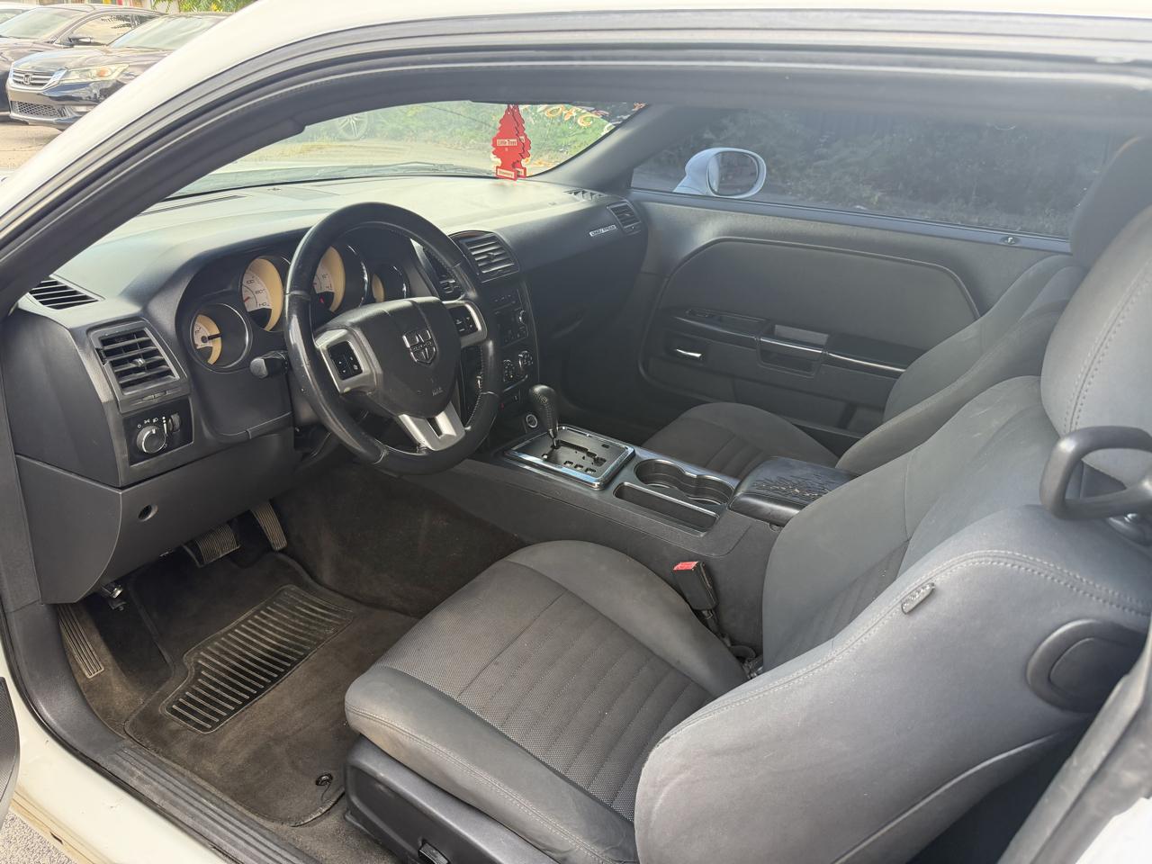 Dodge Challenger SXT 2012