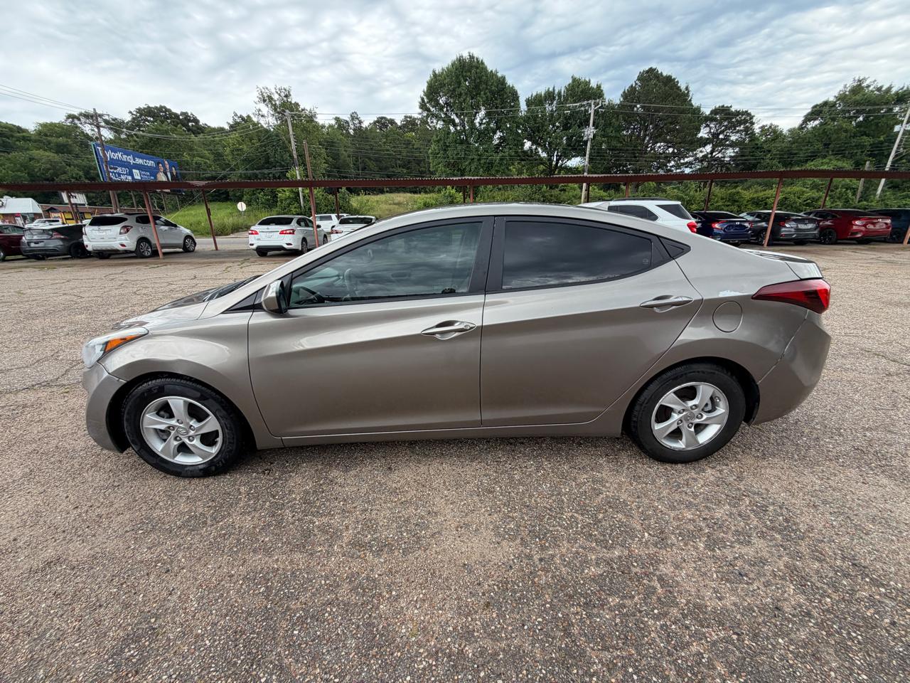 Hyundai Elantra SE 6AT 2015