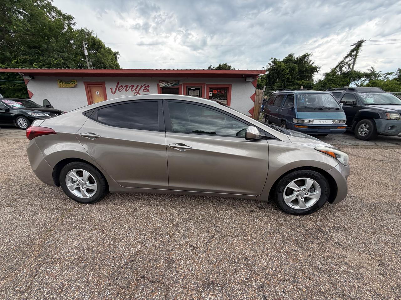 Hyundai Elantra SE 6AT 2015