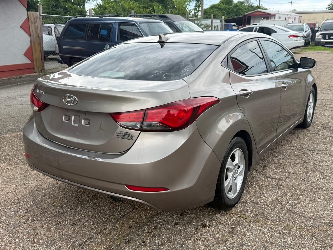 Hyundai Elantra SE 6AT 2015