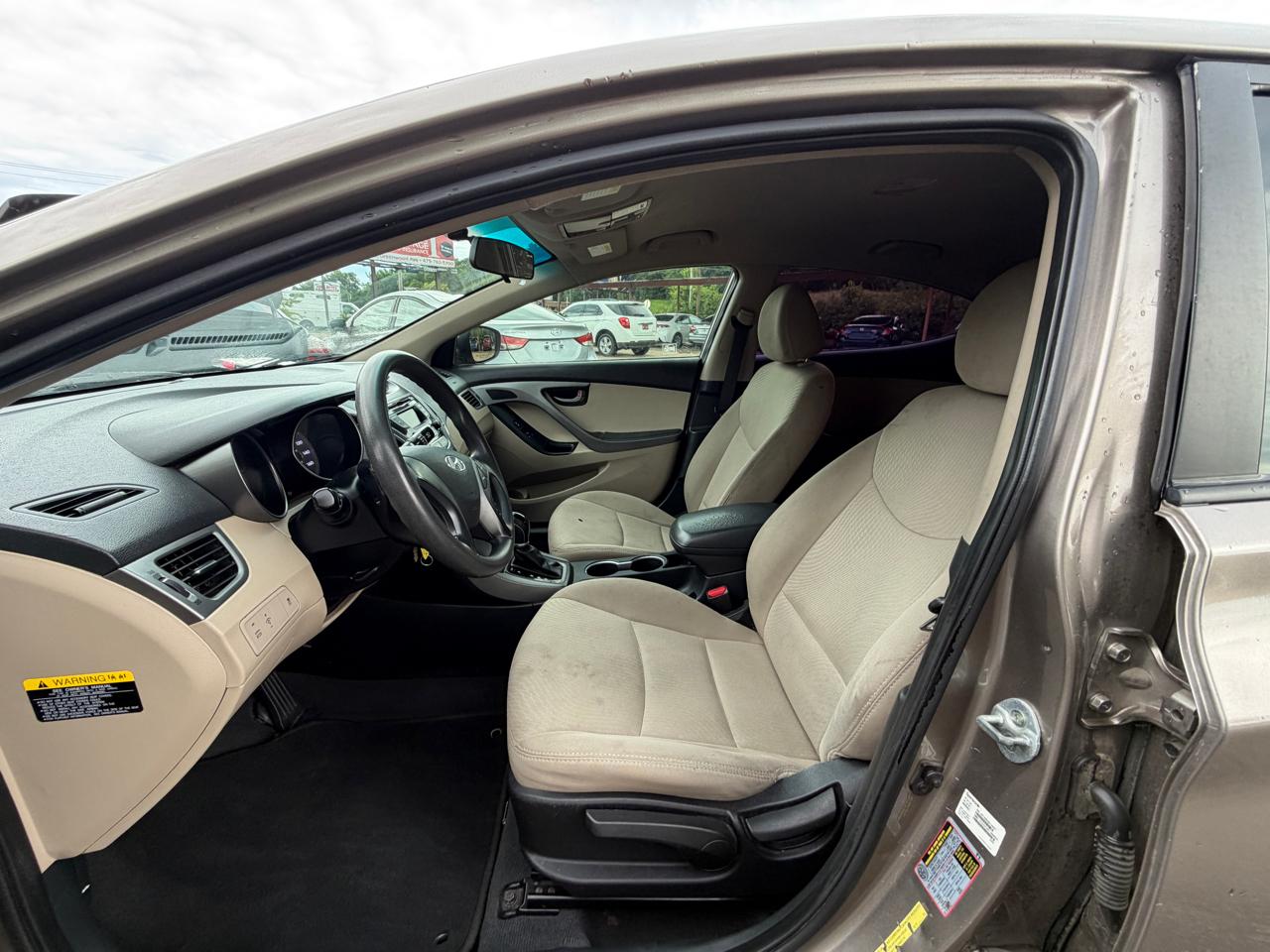Hyundai Elantra SE 6AT 2015