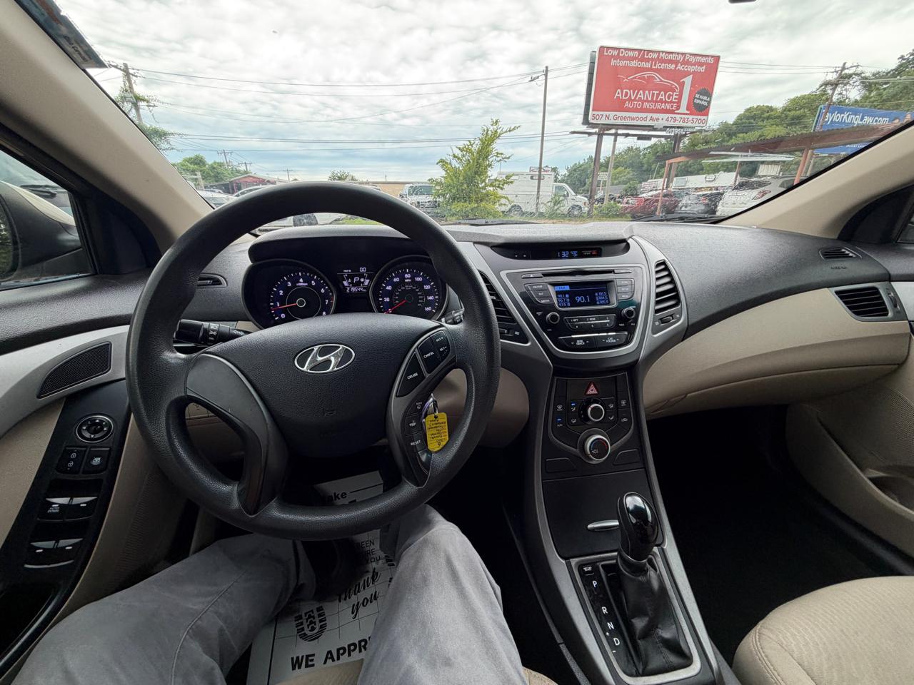 Hyundai Elantra SE 6AT 2015