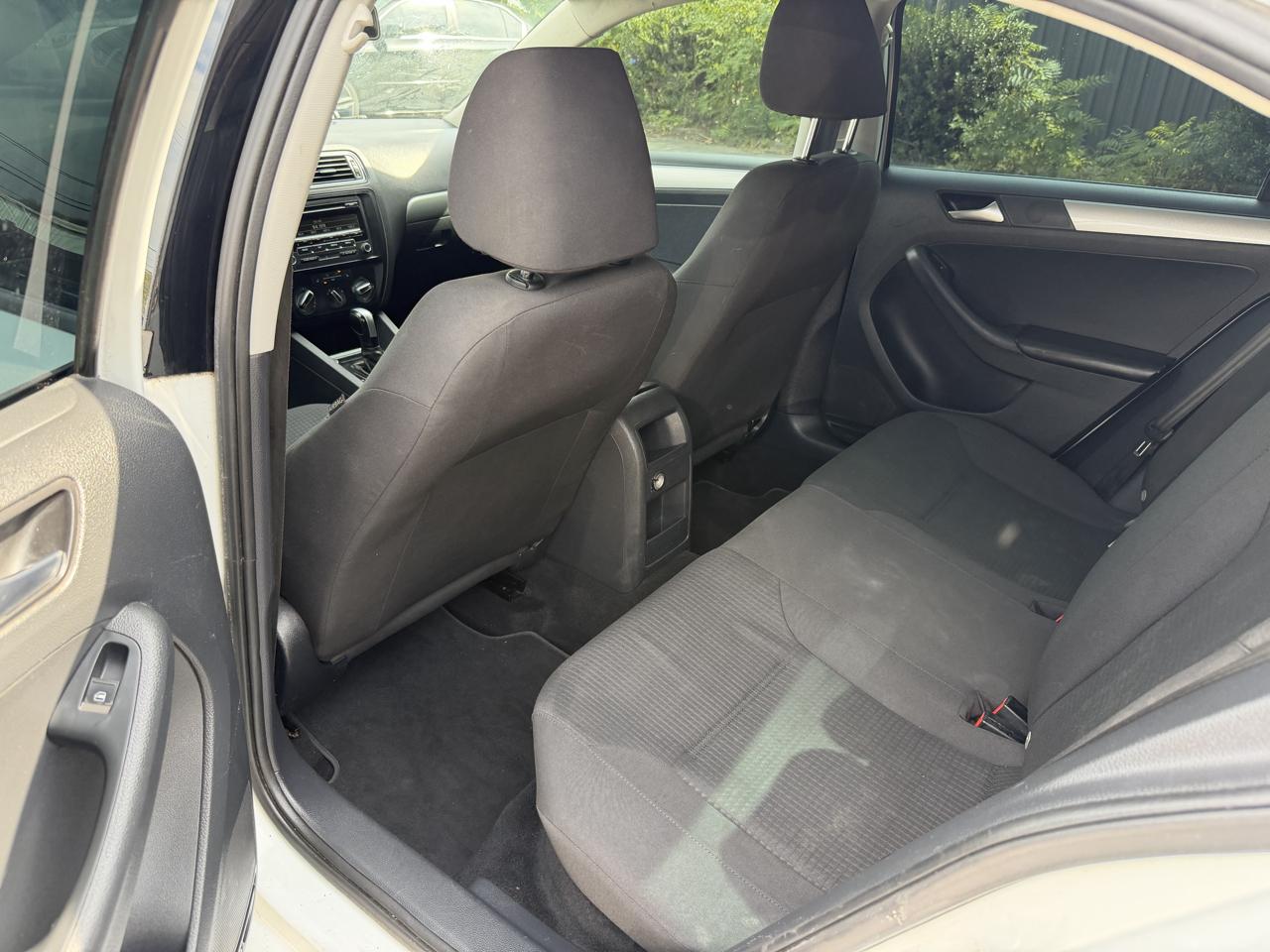 Volkswagen Jetta SE 6A 2015