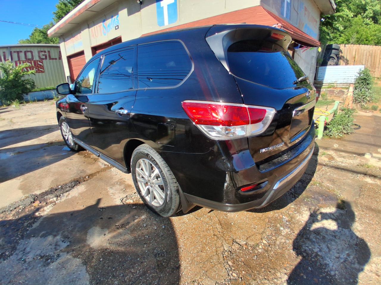 Nissan Pathfinder SL 2WD 2014