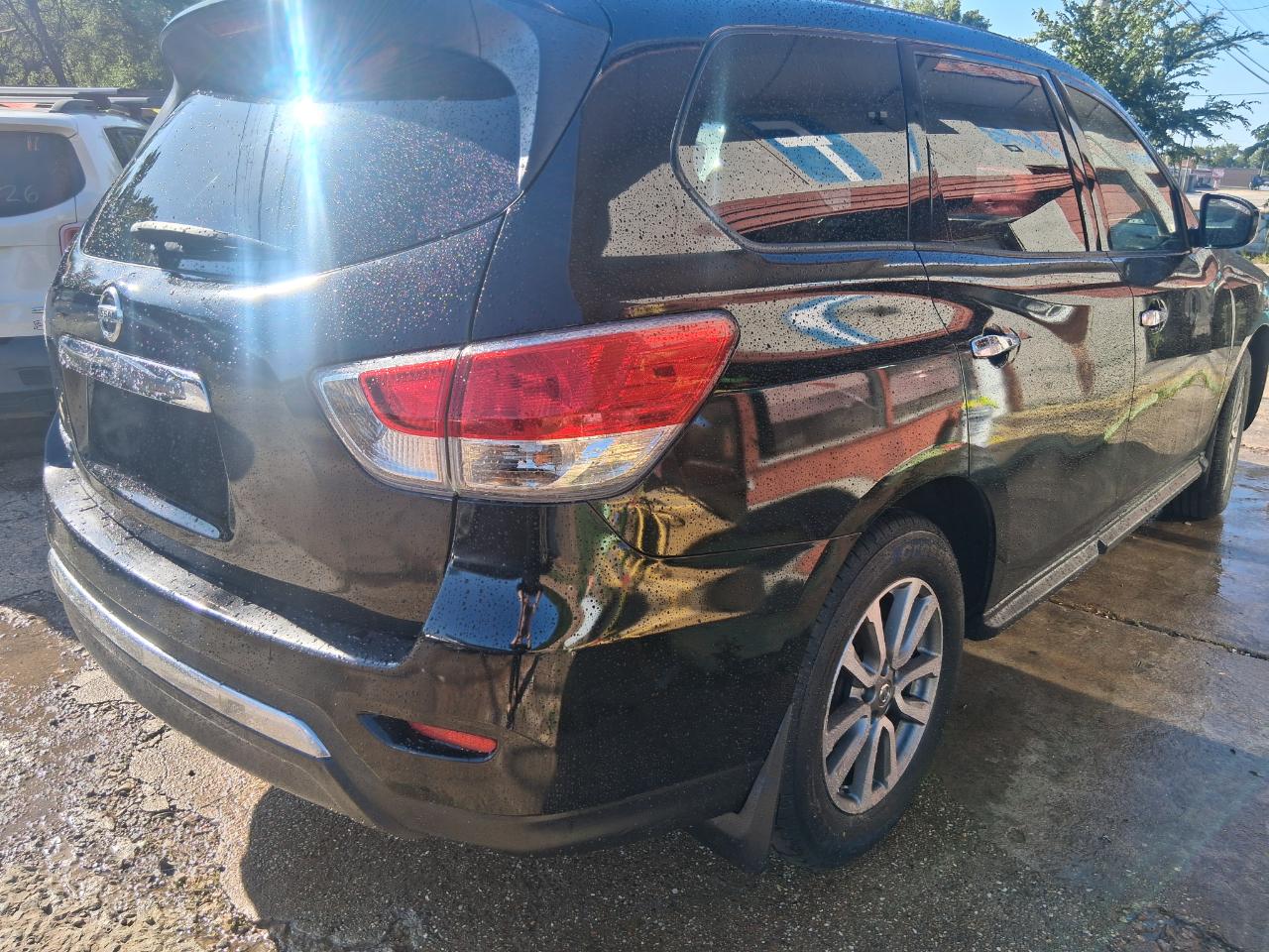 Nissan Pathfinder SL 2WD 2014