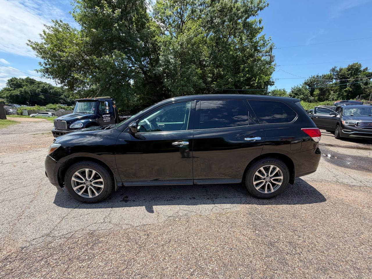 Nissan Pathfinder SL 2WD 2014
