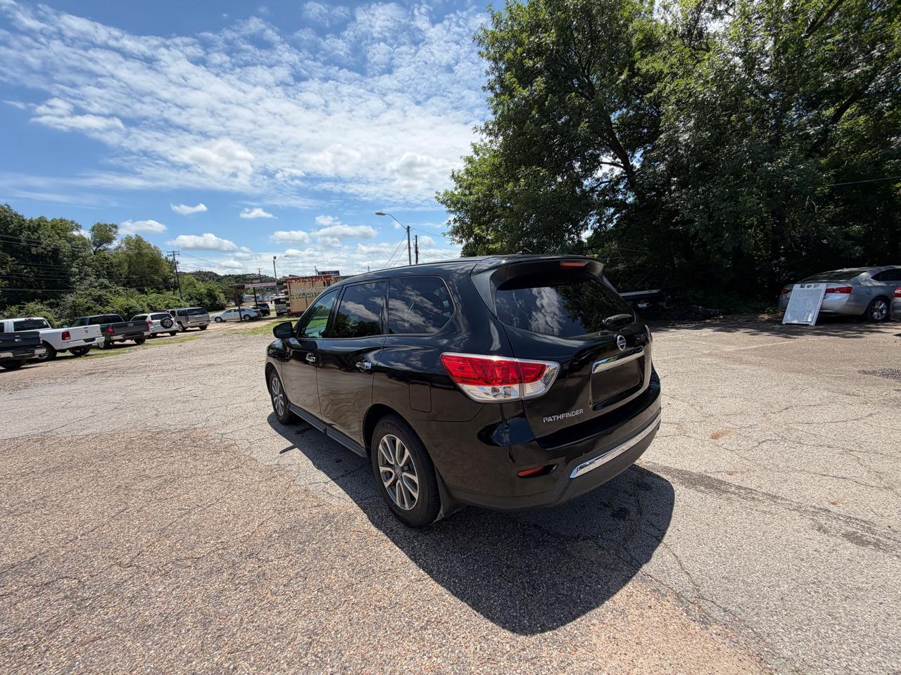 Nissan Pathfinder SL 2WD 2014
