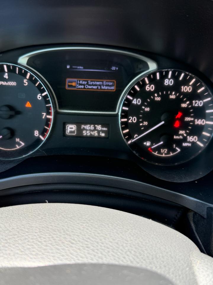Nissan Pathfinder SL 2WD 2014