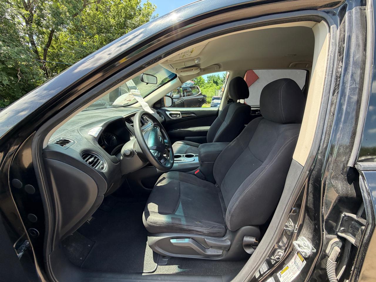 Nissan Pathfinder SL 2WD 2014