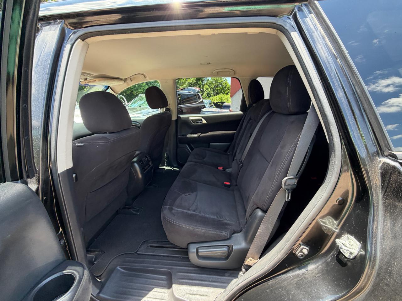 Nissan Pathfinder SL 2WD 2014