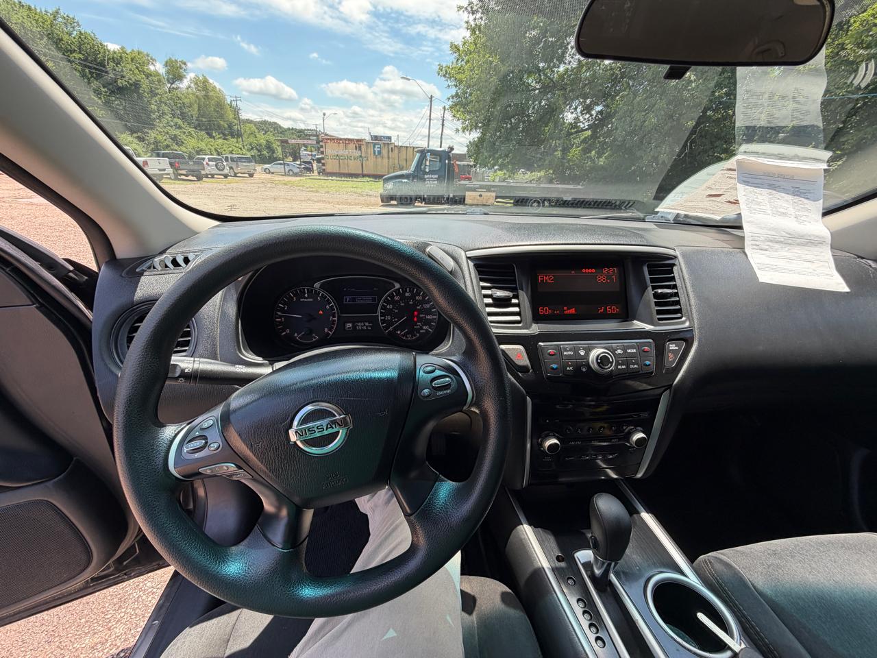 Nissan Pathfinder SL 2WD 2014