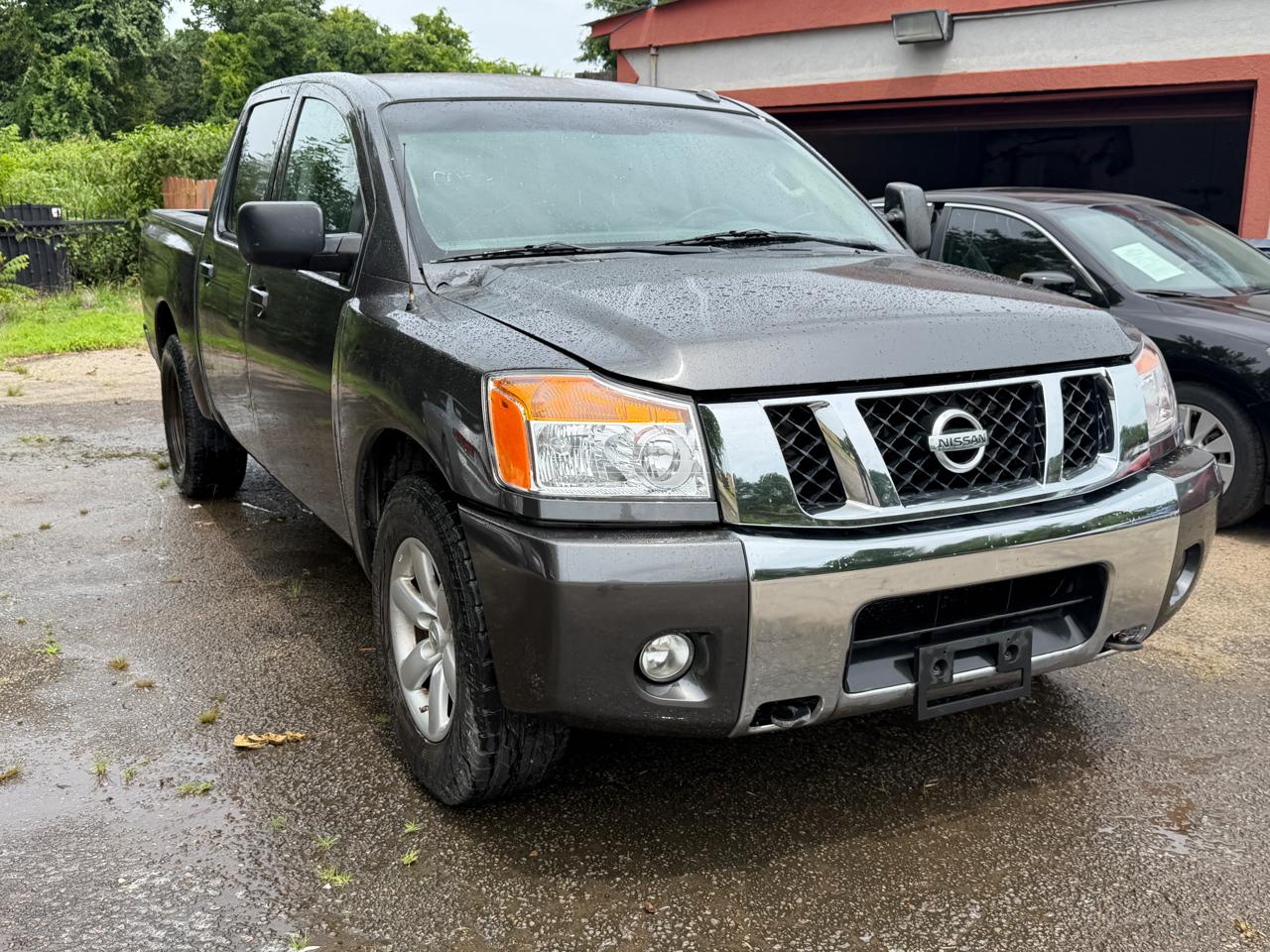 2012 Nissan Titan S Crew Cab 2WD