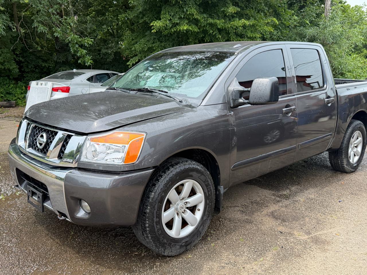 Nissan Titan S Crew Cab 2WD 2012