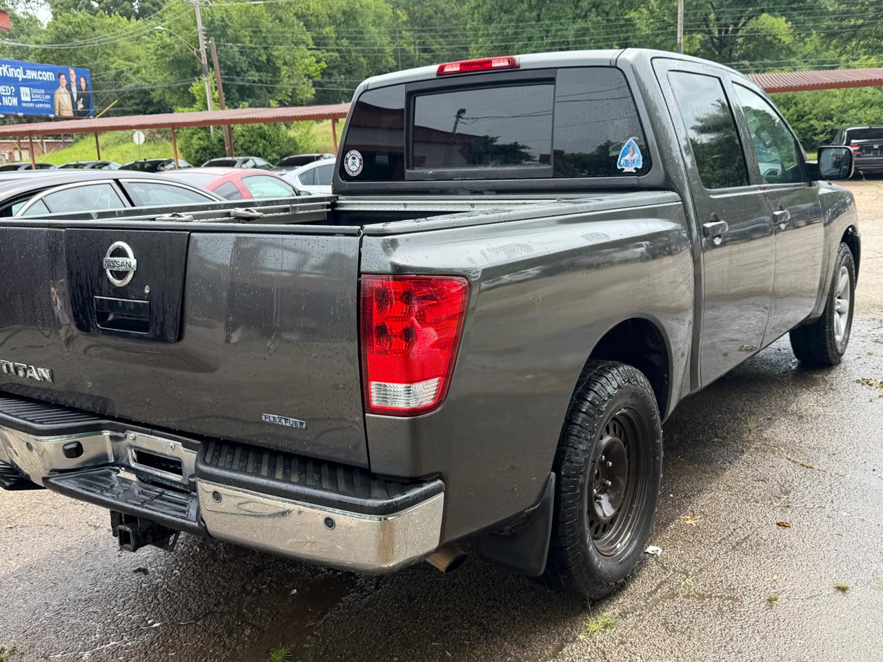 Nissan Titan S Crew Cab 2WD 2012