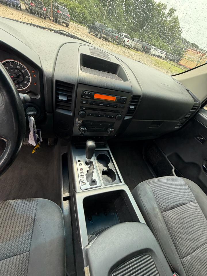 Nissan Titan S Crew Cab 2WD 2012