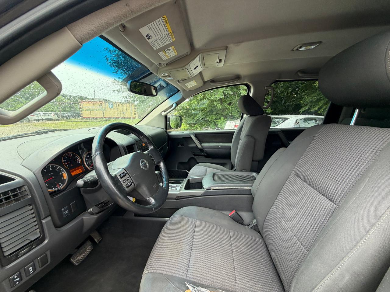 Nissan Titan S Crew Cab 2WD 2012