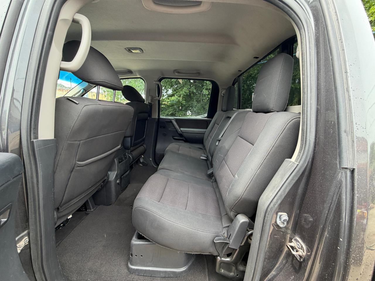Nissan Titan S Crew Cab 2WD 2012