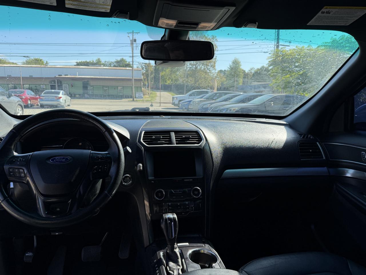 Ford Explorer XLT FWD 2018